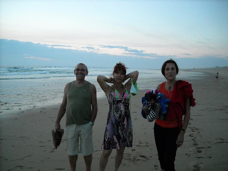 photo 307.jpg - Un soir avec José et Mido, après le couché de soleil. Une petite baignade en perspective ?